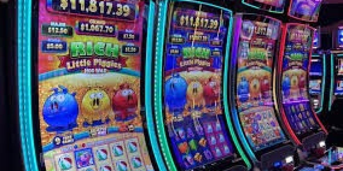 Live Dealer Casinos vs. RNG Games: A Comparison