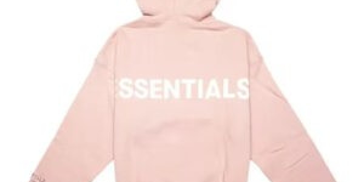 What Makes an Essentials Hoodie Stand Out Without Trying?